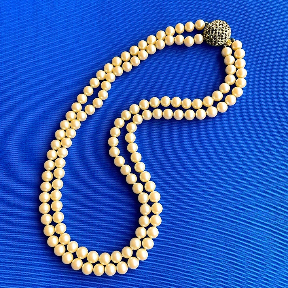 Vintage Pearl necklace. Double strand approximately 8mm pearls.
